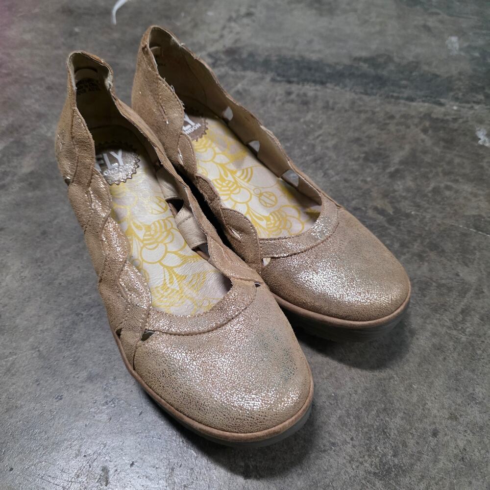 Fly London Yelk Wedge Shoes Gold EU 41 US 10.5 Platform Closed Toe Sandal EUC